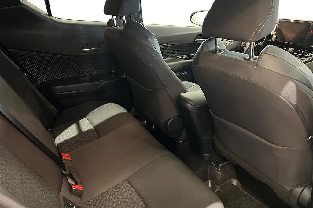 Vehicle Image 9