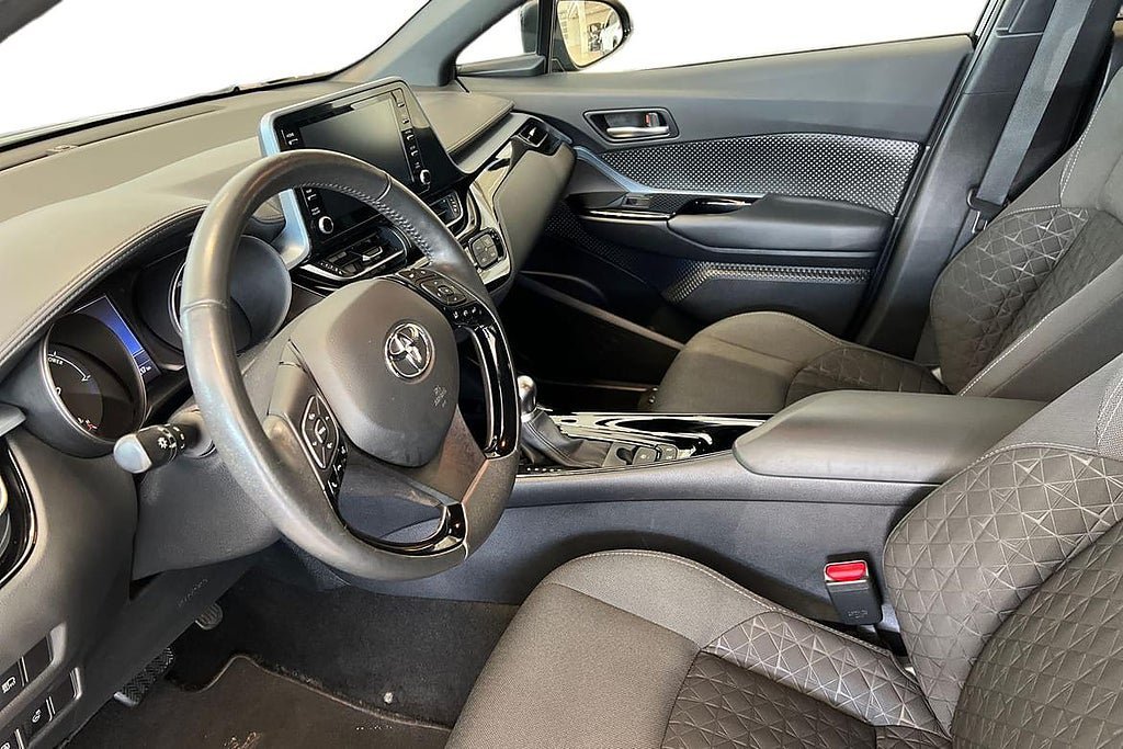 Vehicle Image 12
