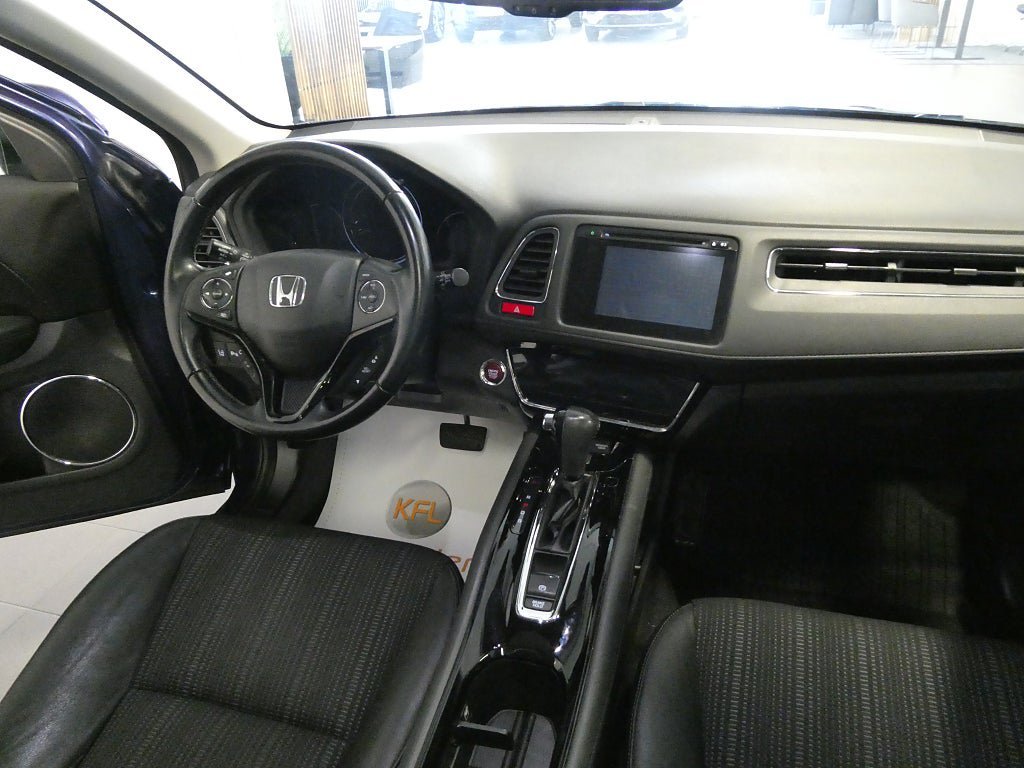 Vehicle Image 16