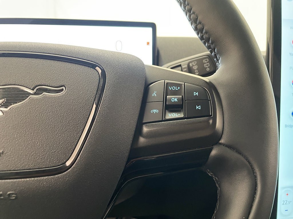 Vehicle Image 27