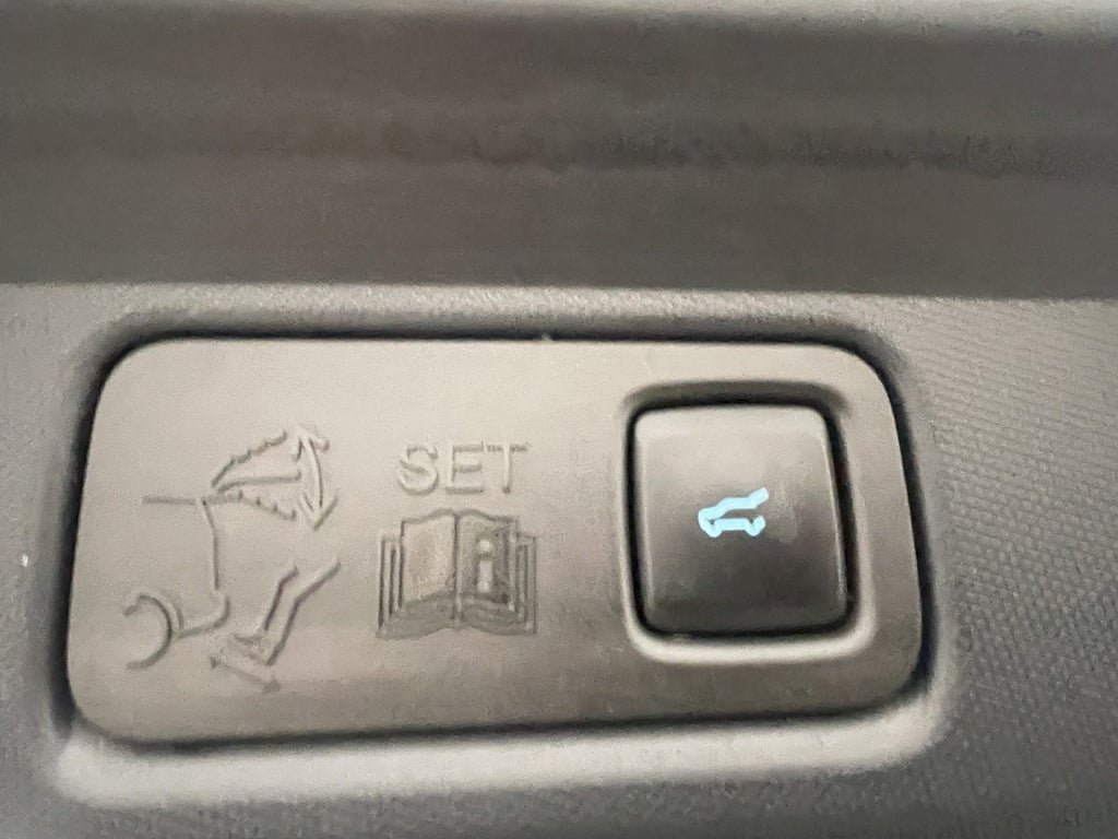 Vehicle Image 28