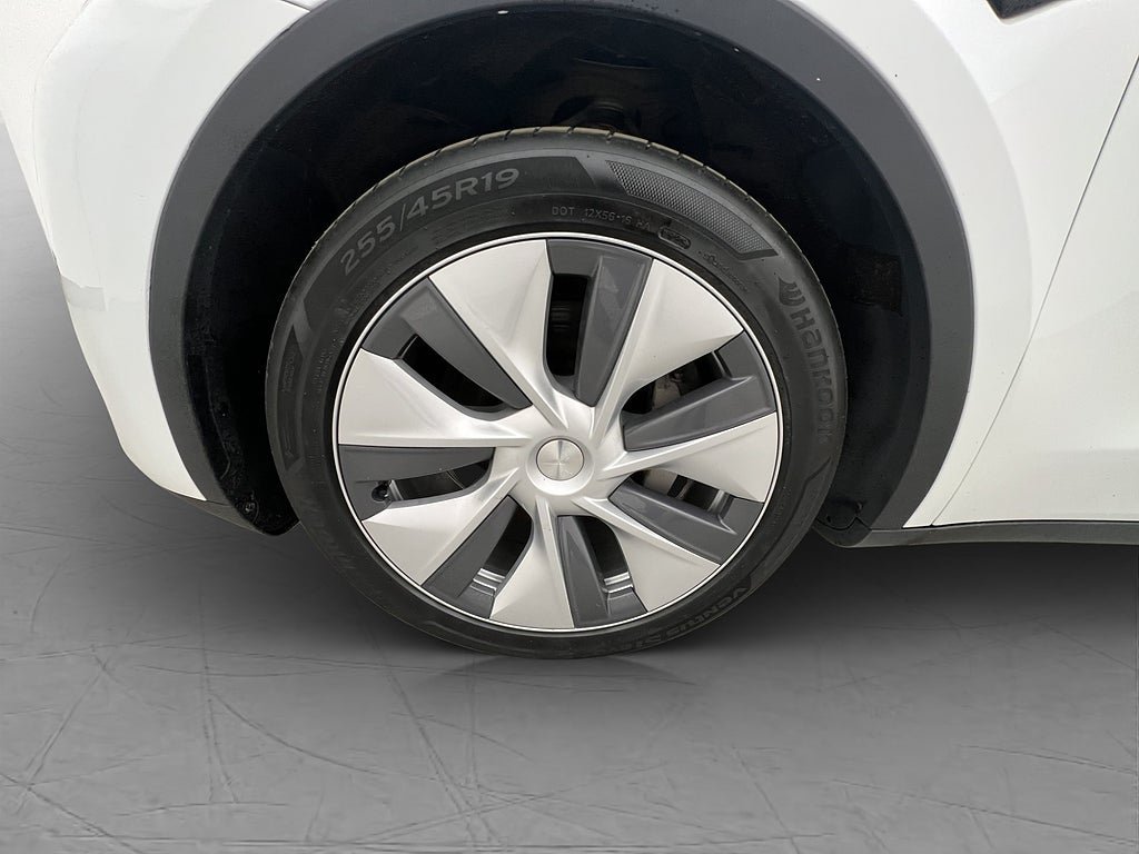 Vehicle Image 32