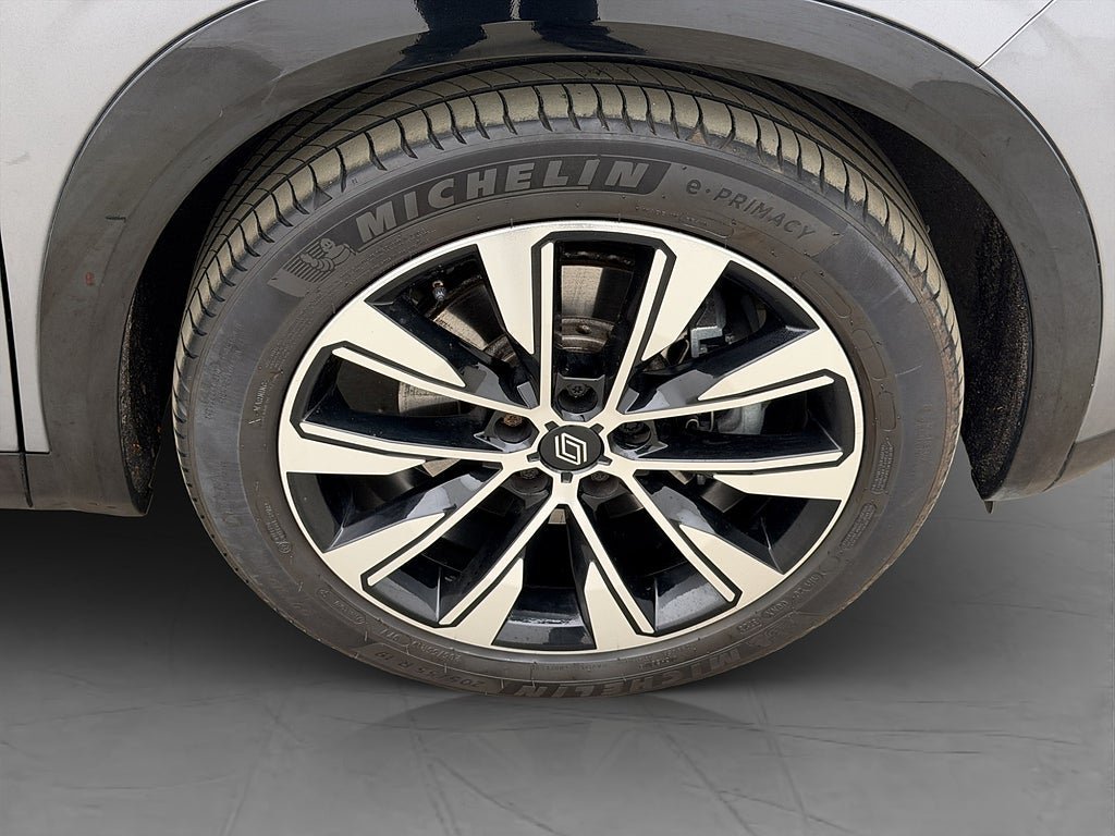Vehicle Image 35