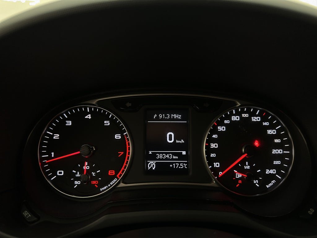 Vehicle Image 17