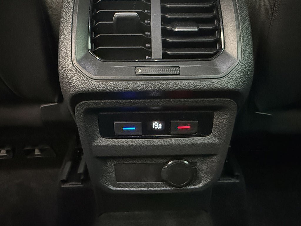 Vehicle Image 28