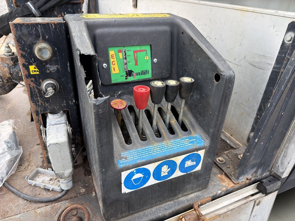 Vehicle Image 14