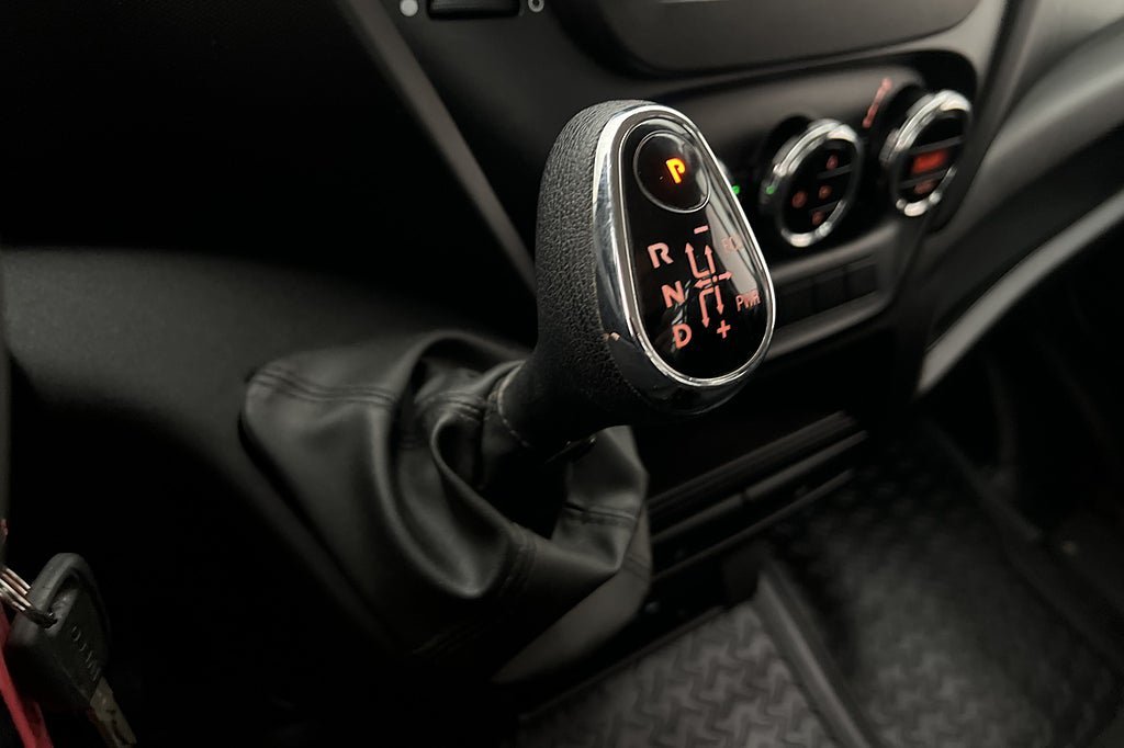 Vehicle Image 28