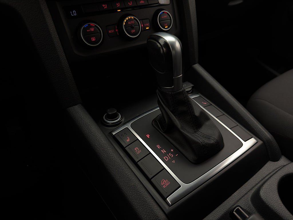 Vehicle Image 24