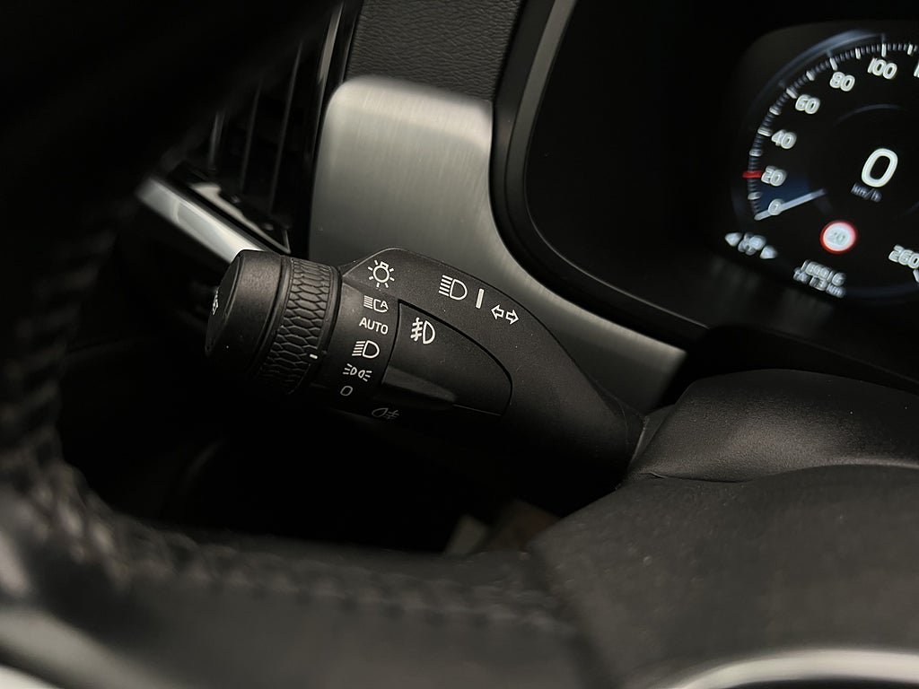 Vehicle Image 28