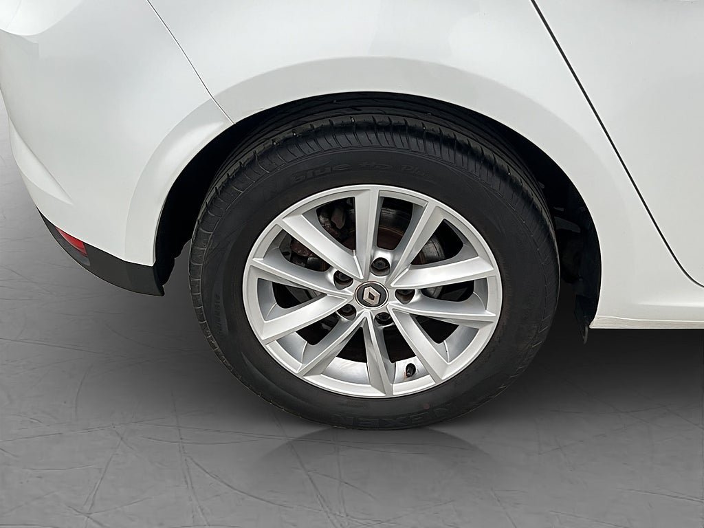 Vehicle Image 25