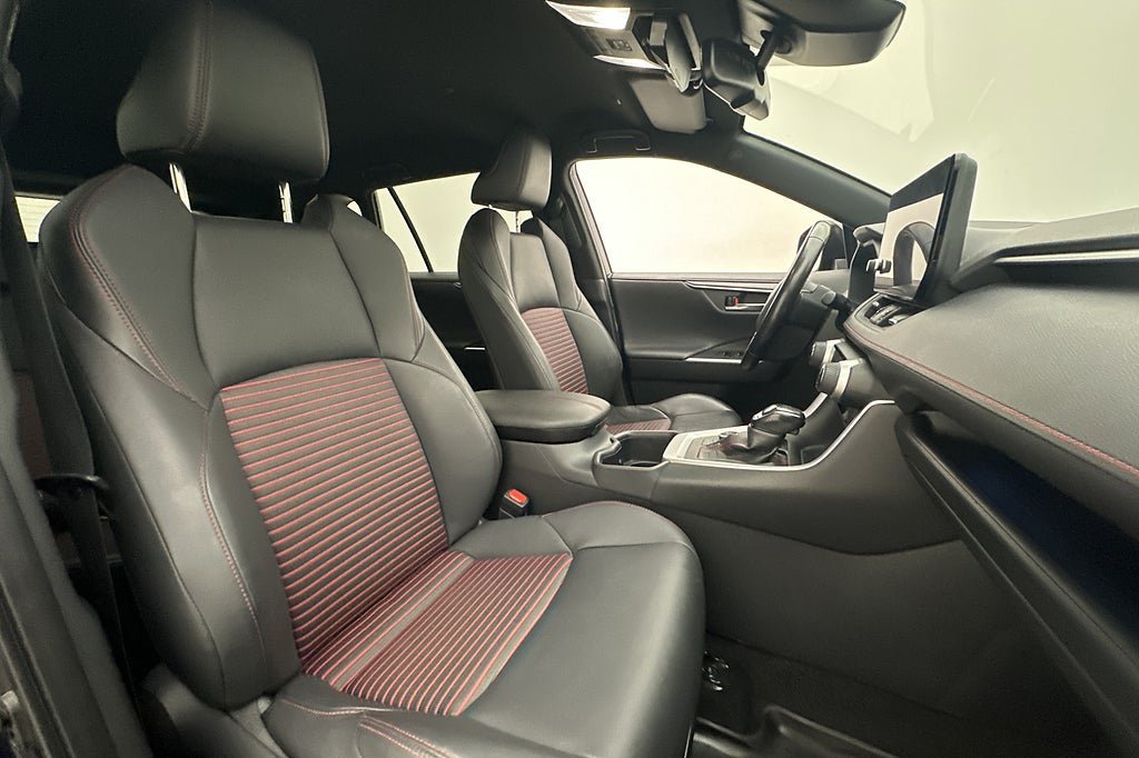 Vehicle Image 16