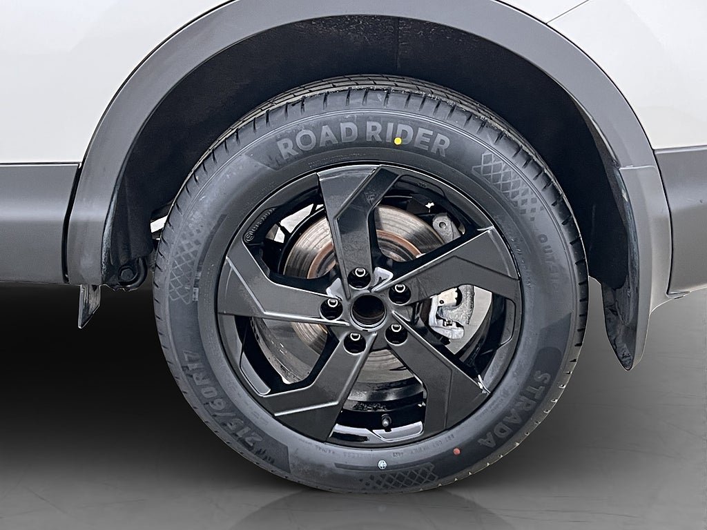 Vehicle Image 22