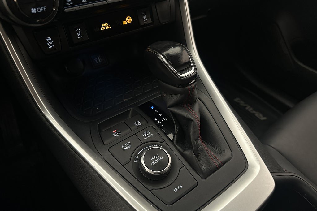 Vehicle Image 32