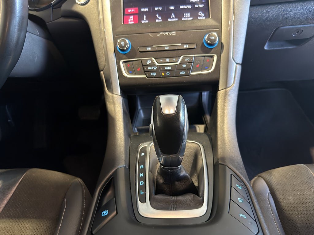 Vehicle Image 23