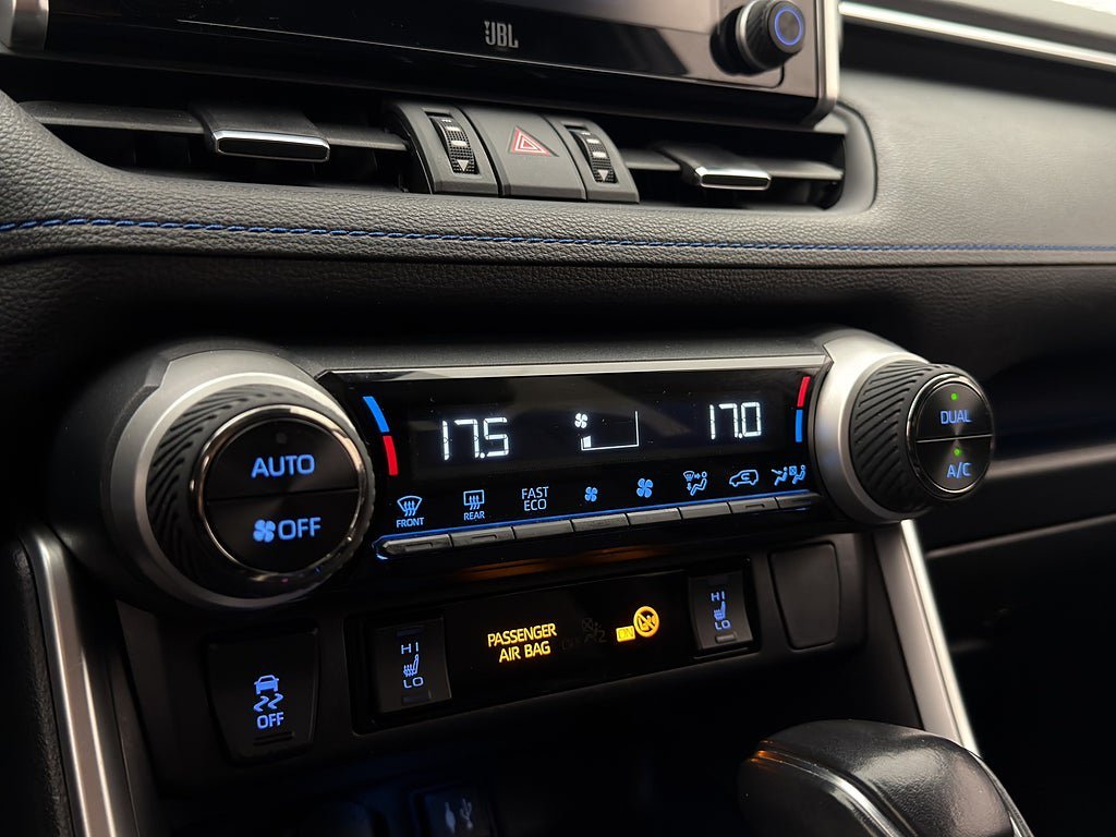 Vehicle Image 23