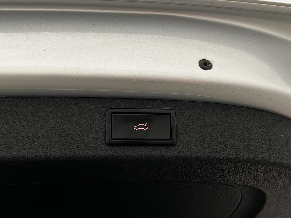 Vehicle Image 28