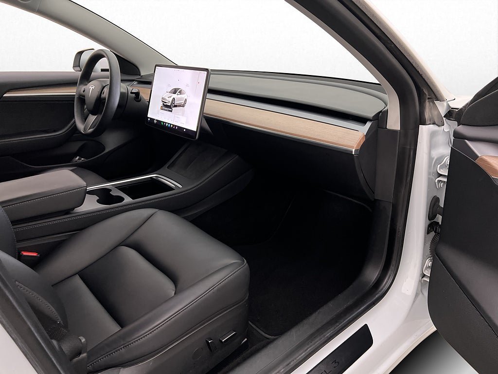 Vehicle Image 36