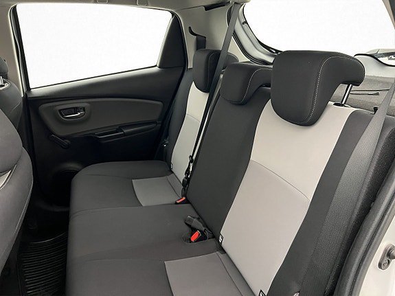 Vehicle Image 13