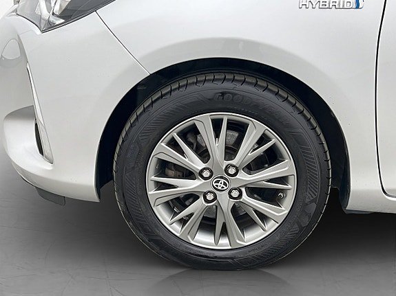 Vehicle Image 23