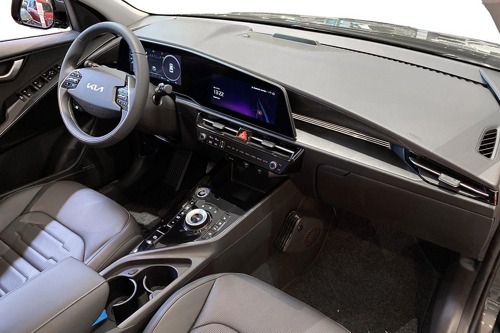 Vehicle Image 12