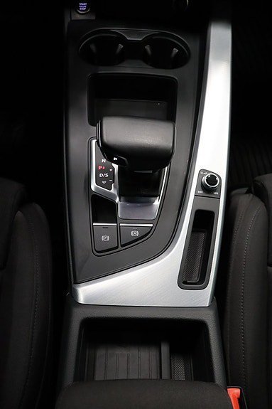 Vehicle Image 17