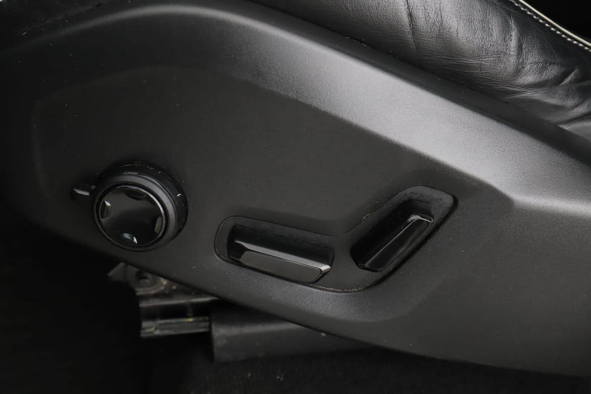 Vehicle Image 35