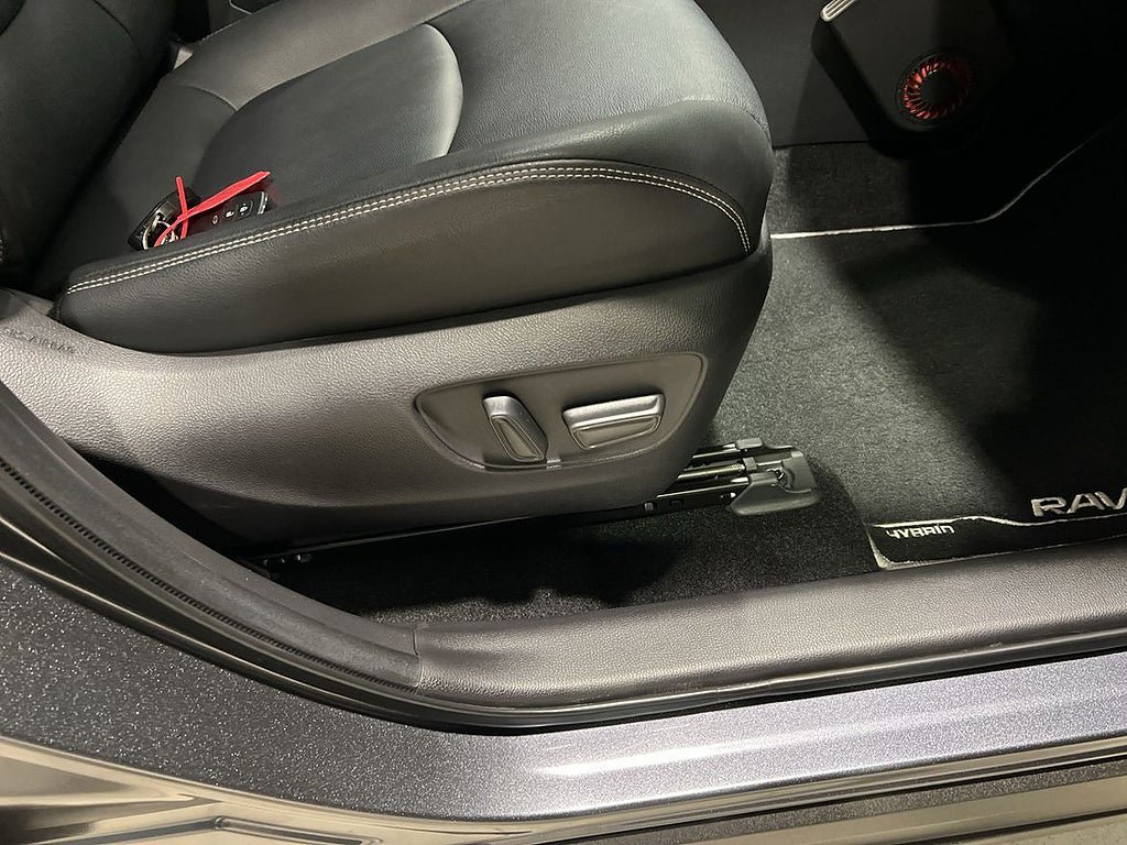 Vehicle Image 22