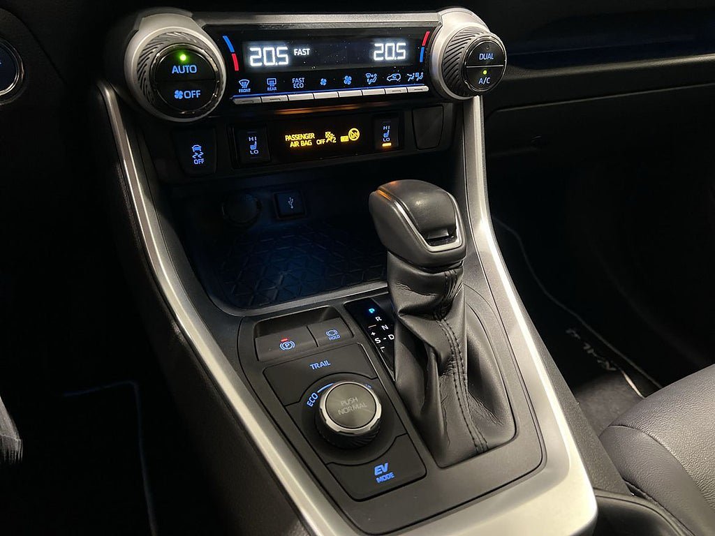 Vehicle Image 29