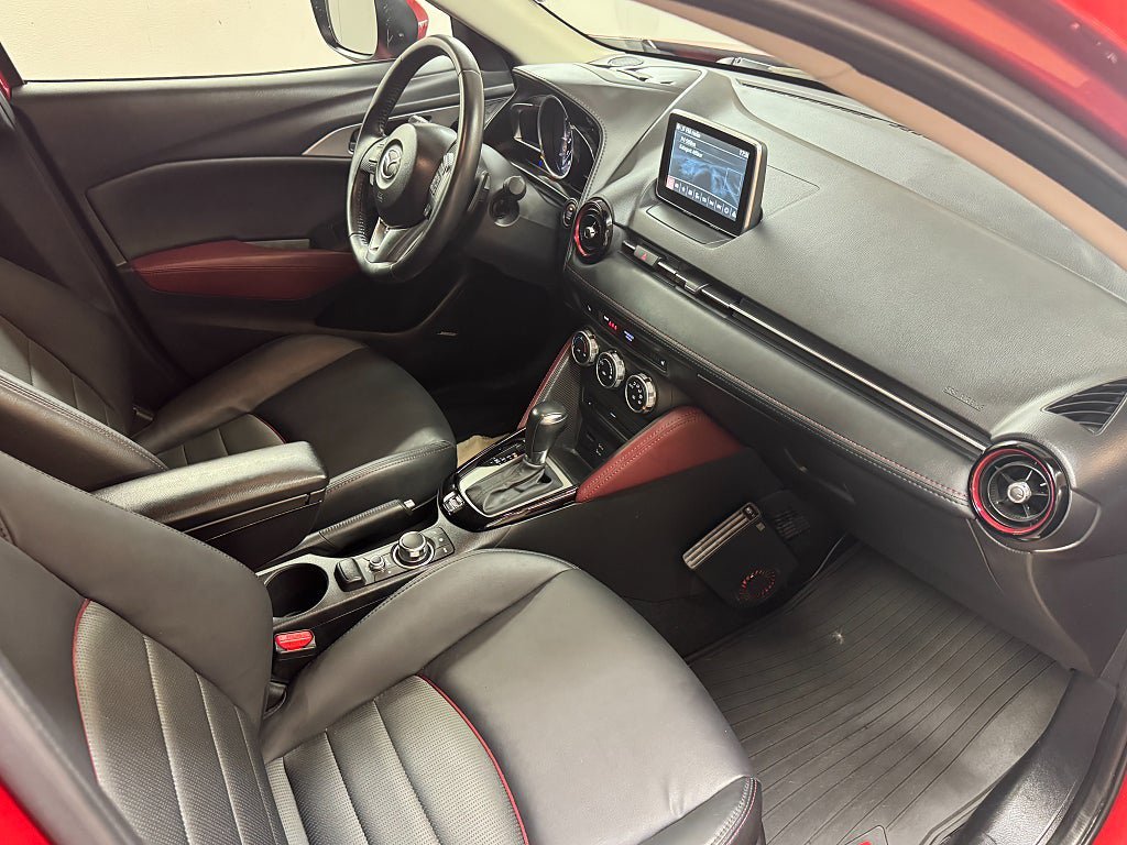 Vehicle Image 8