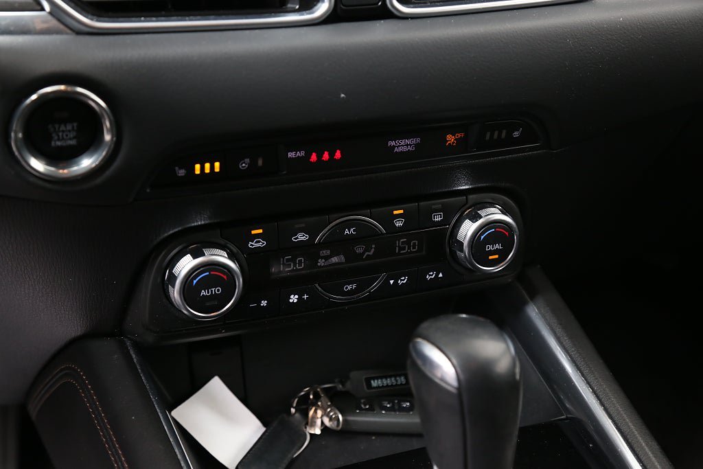 Vehicle Image 23