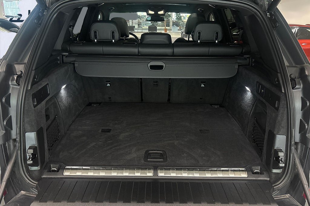 Vehicle Image 10