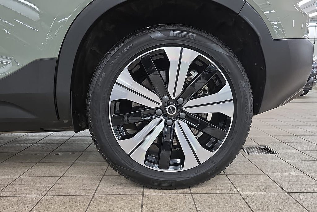 Vehicle Image 18