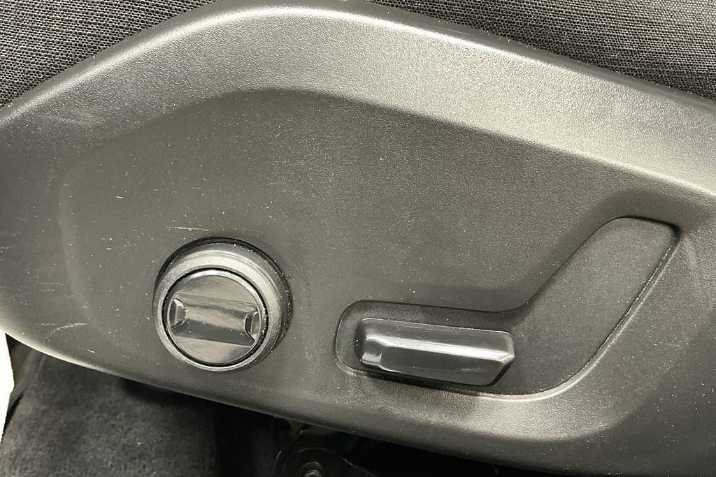 Vehicle Image 26