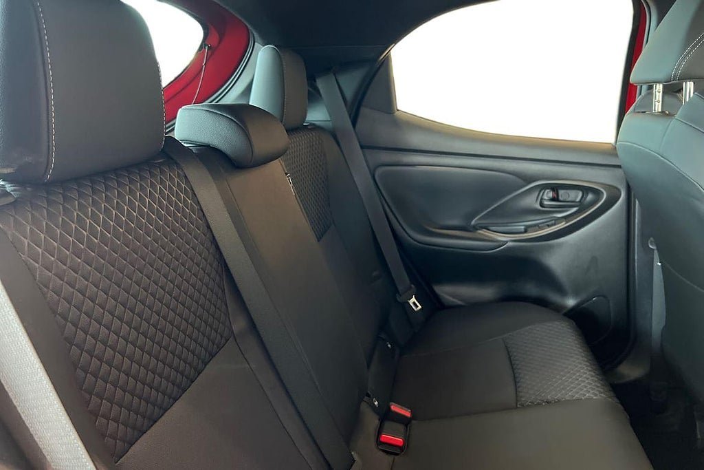 Vehicle Image 9
