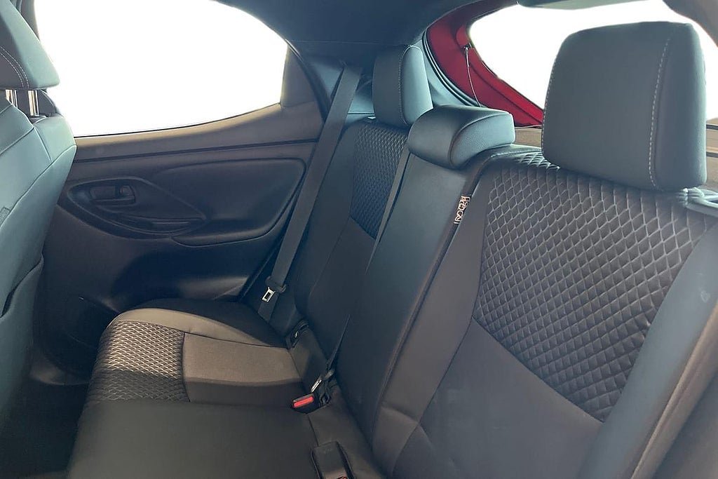 Vehicle Image 13