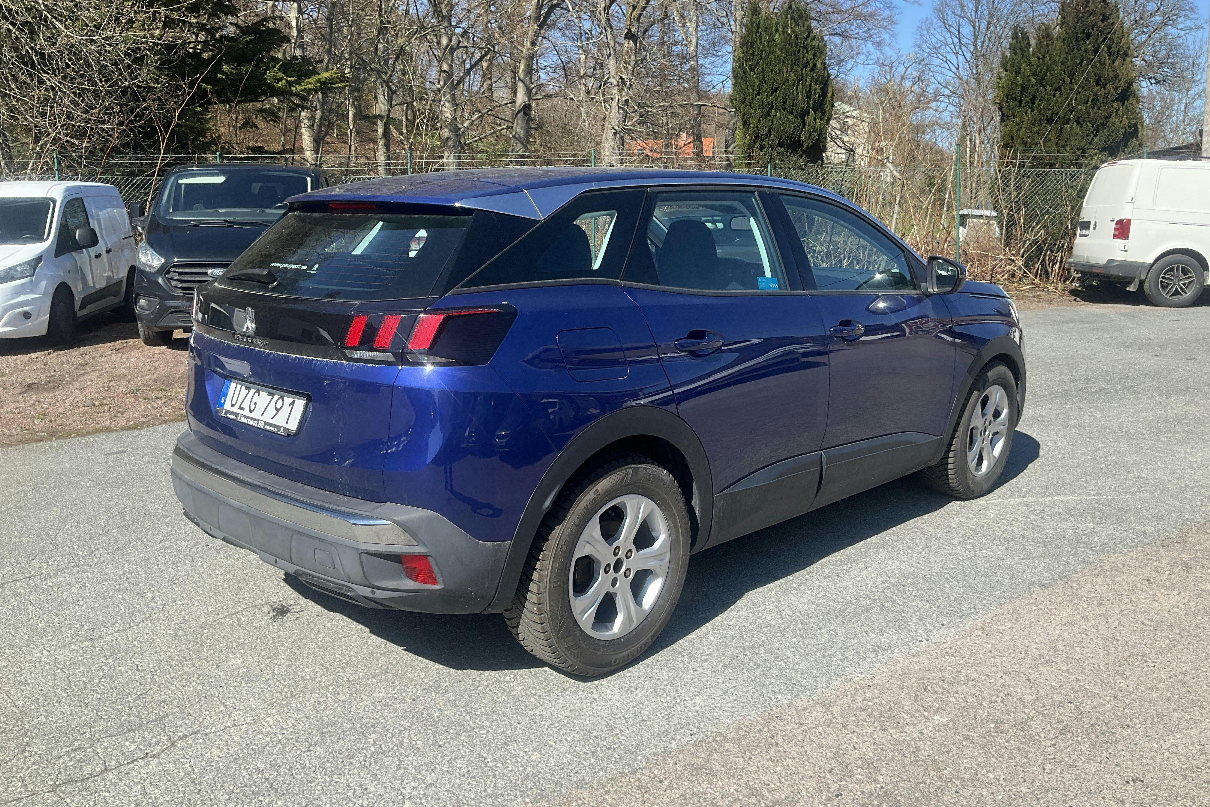 Vehicle Image 3
