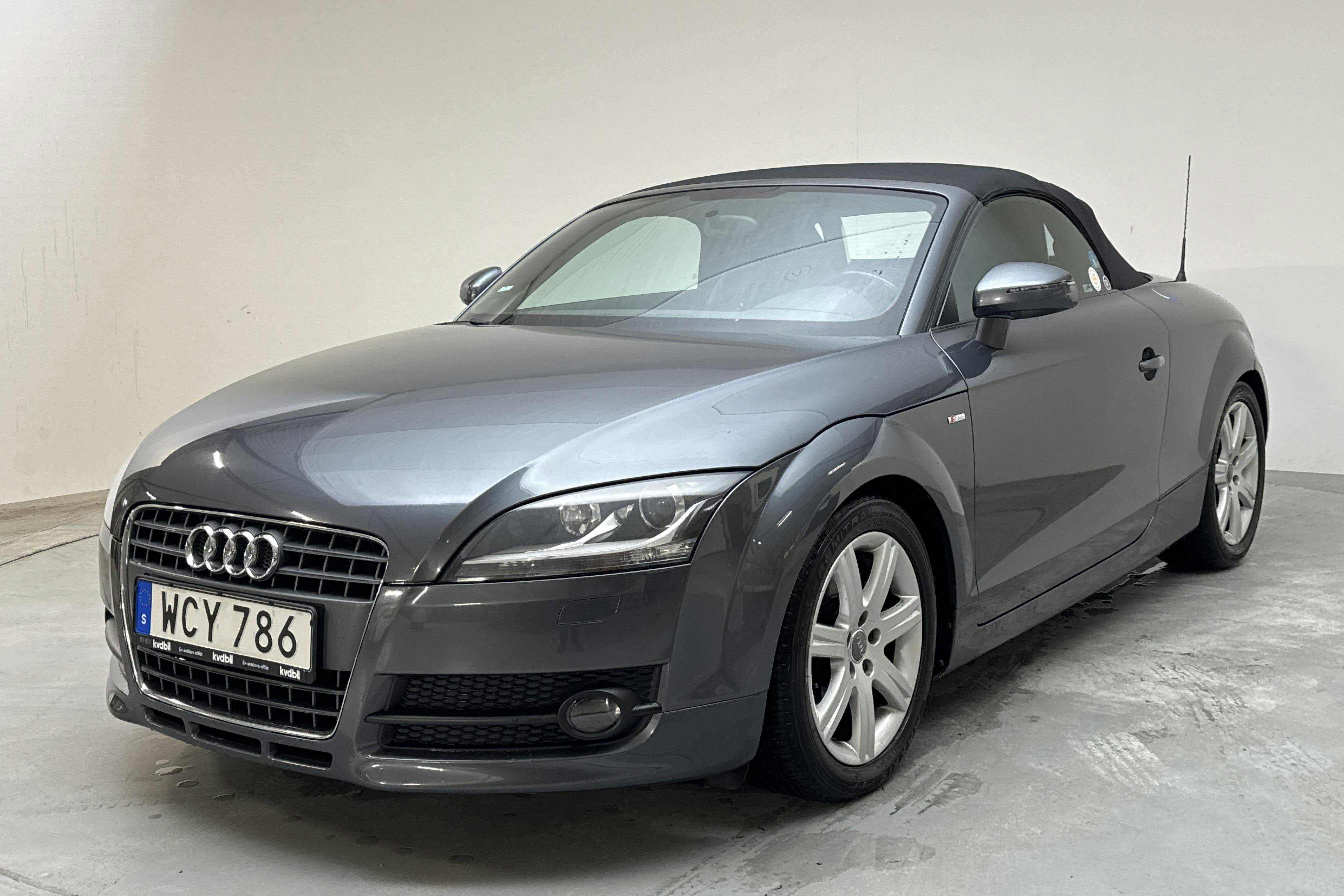 Vehicle Image 6