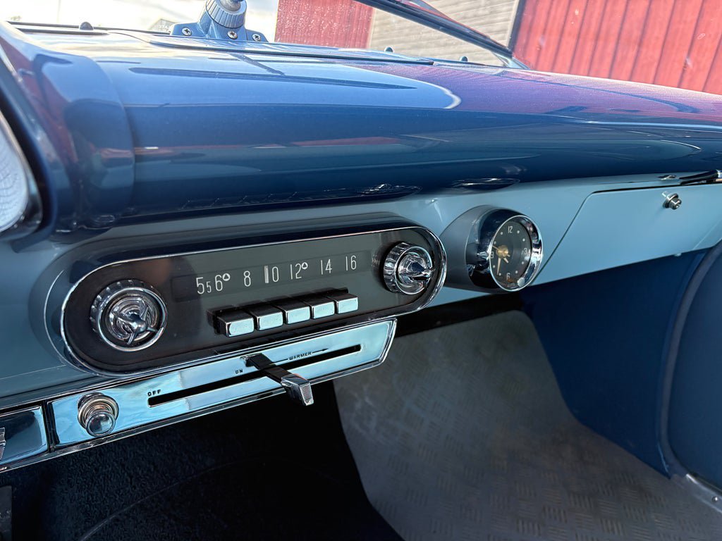 Vehicle Image 25