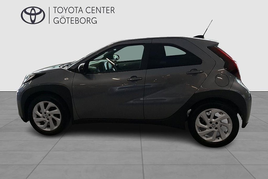 Vehicle Image 4