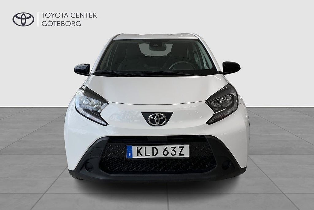 Vehicle Image 6