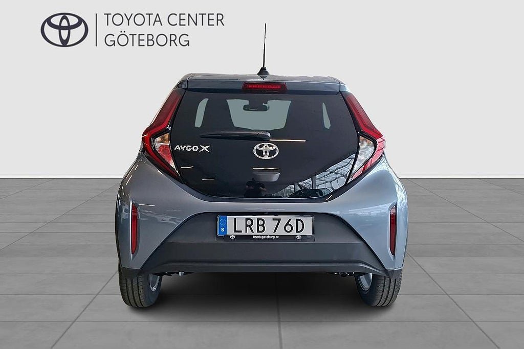 Vehicle Image 5