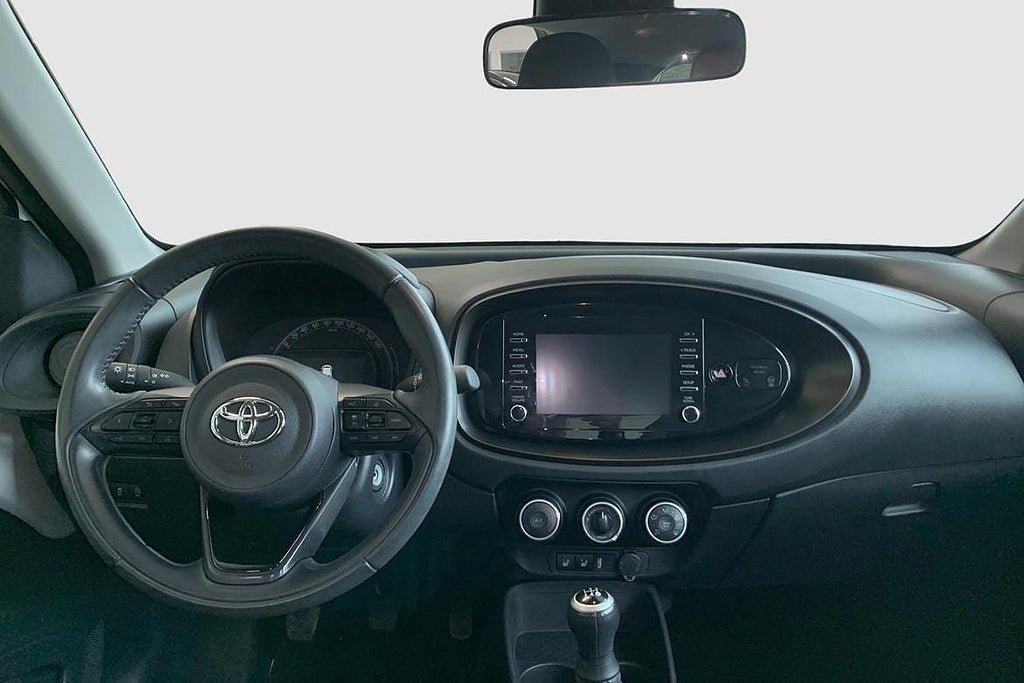Vehicle Image 9