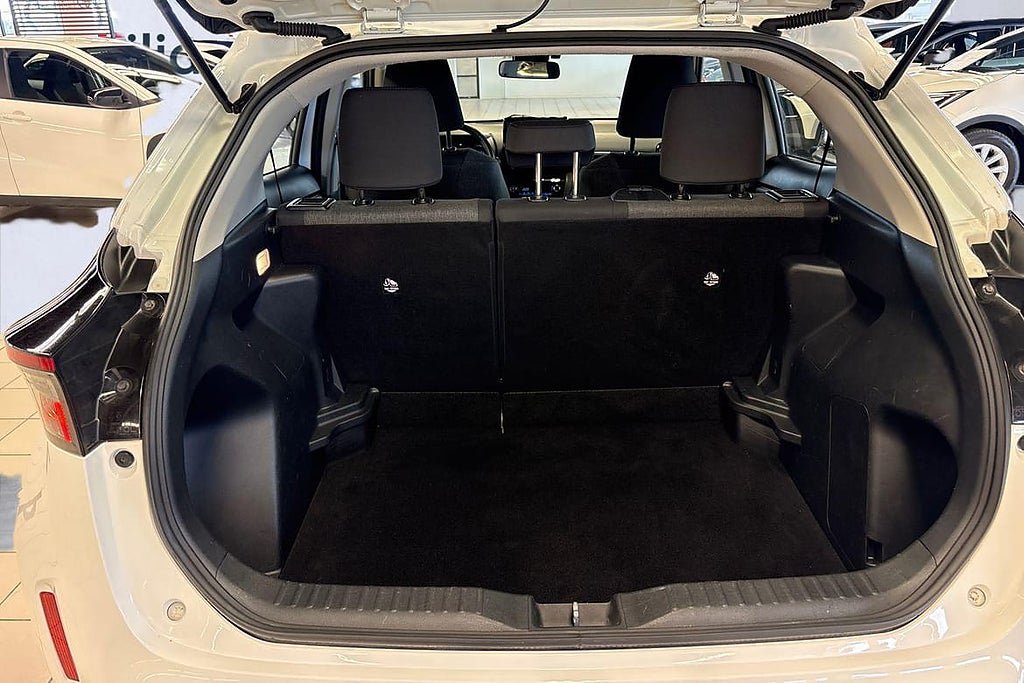 Vehicle Image 12