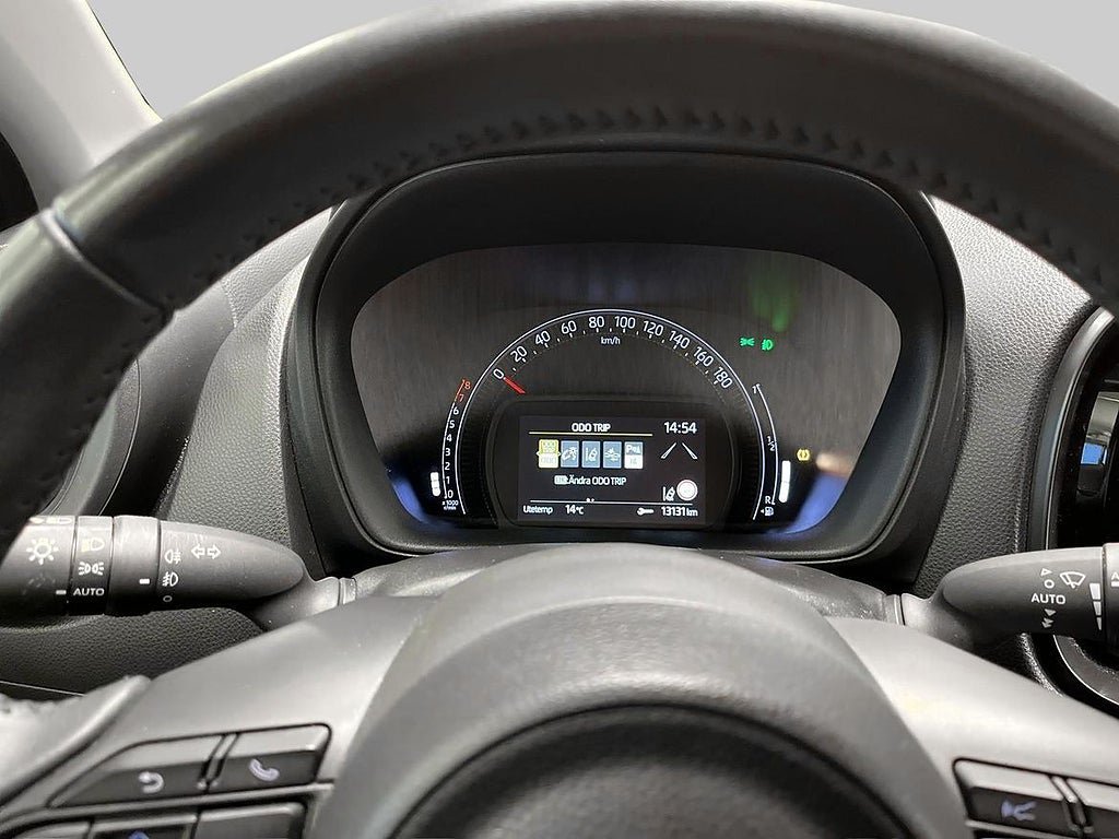 Vehicle Image 15