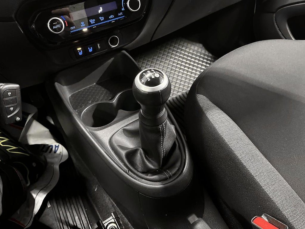 Vehicle Image 18