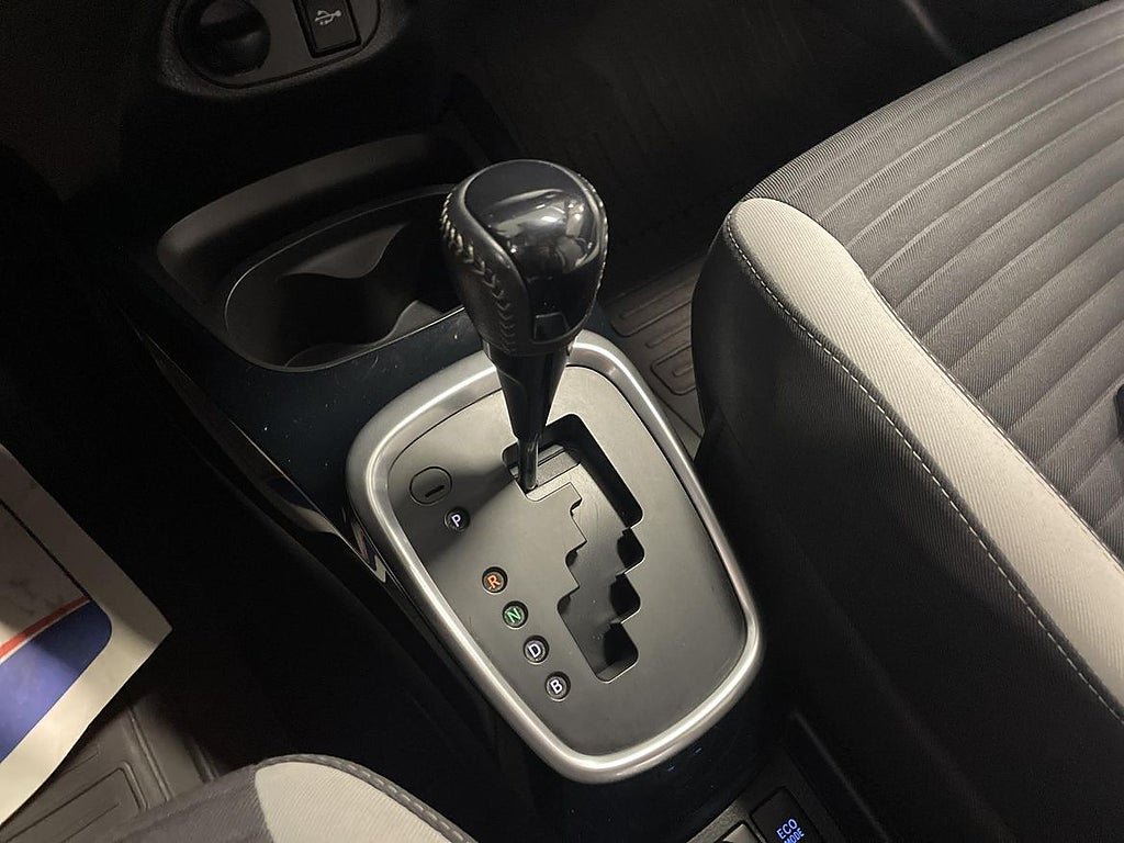 Vehicle Image 17
