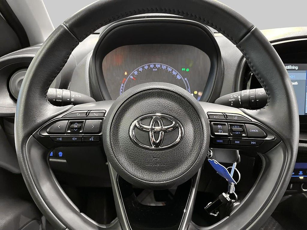 Vehicle Image 21