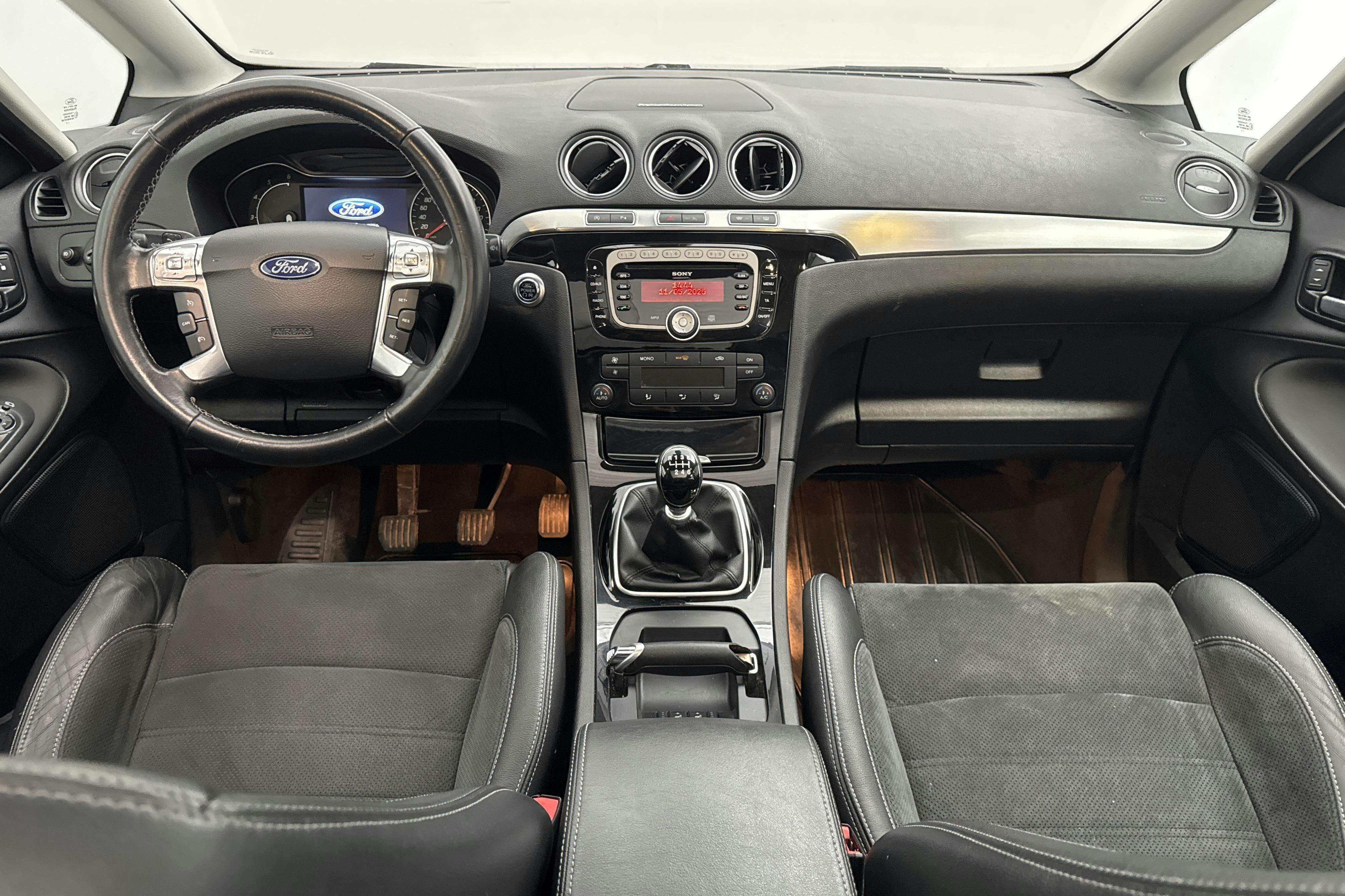 Vehicle Image 6