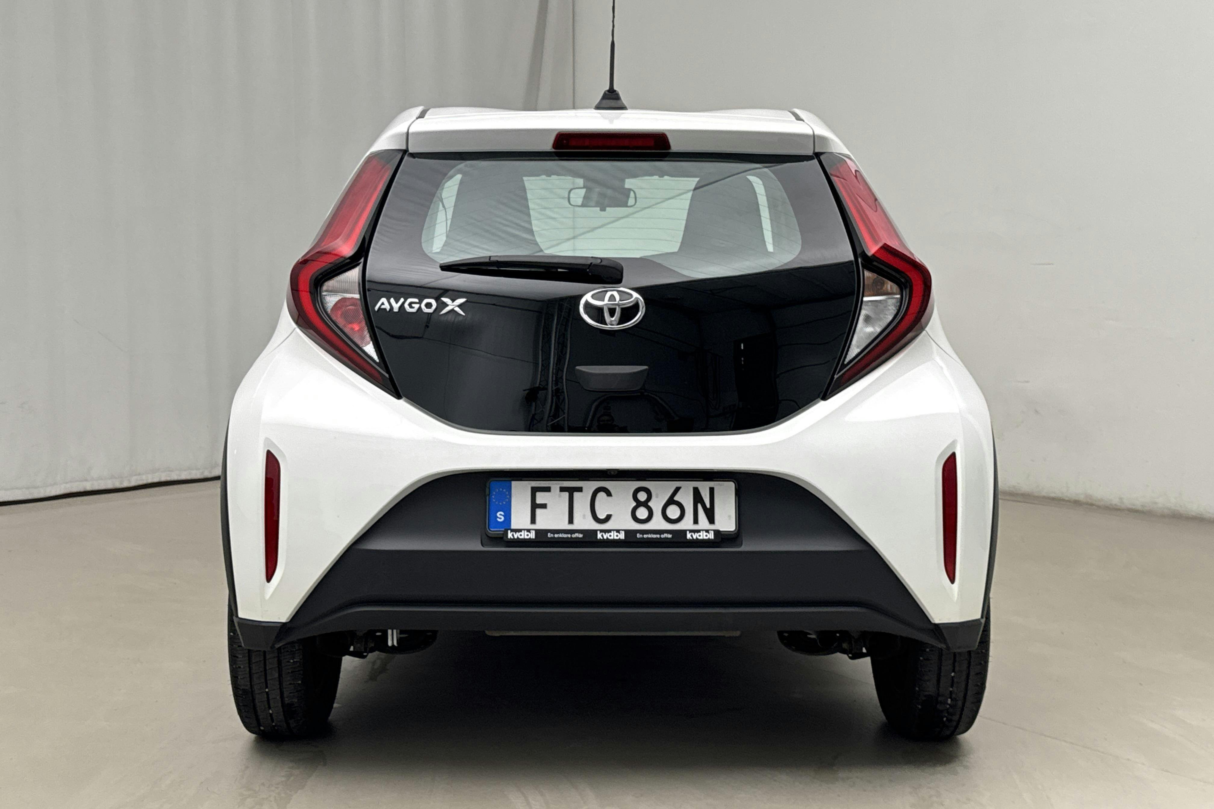 Vehicle Image 5