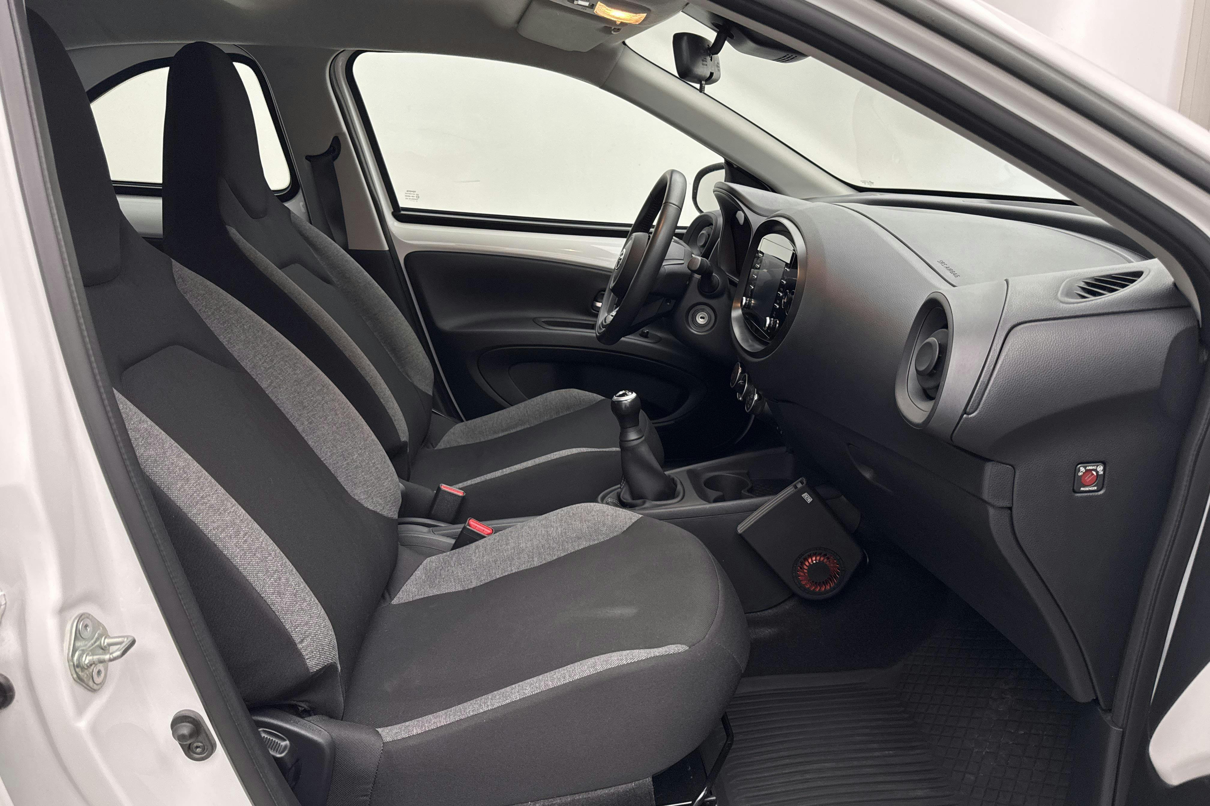 Vehicle Image 7